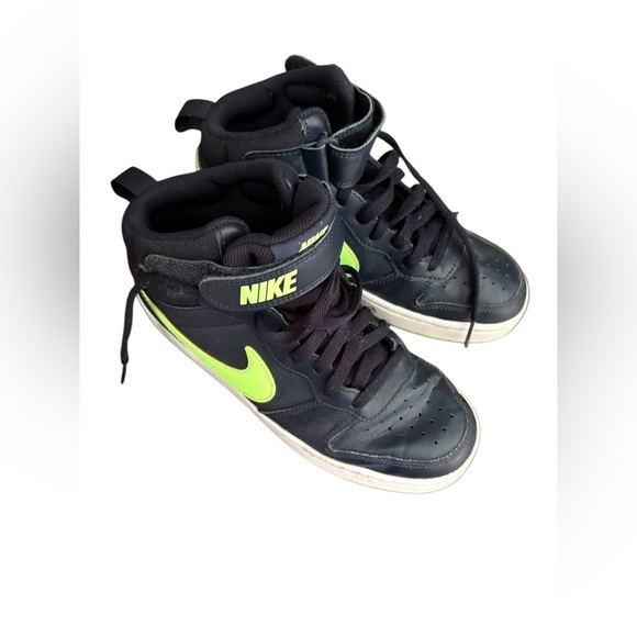 Nike Court Borough Mid 2 Gs Basketball Hook & Loop Leather Upper Sneakers 5Y - Picture 4 of 7